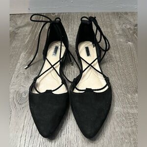 Jennifer Lopez laced up flats